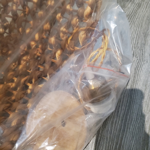 New in bag pendant lamp straw rattan lampshade comes with hanging hardware - Picture 6 of 6